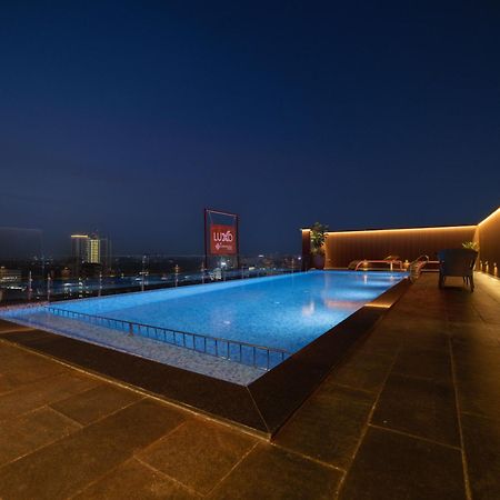 Luxo Kochi Hotell Exteriör bild