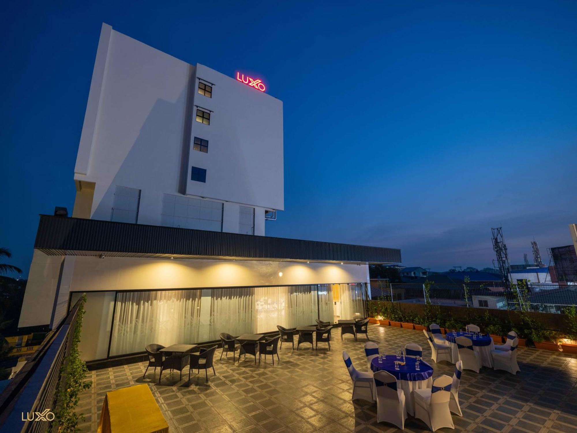 Luxo Kochi Hotell Exteriör bild