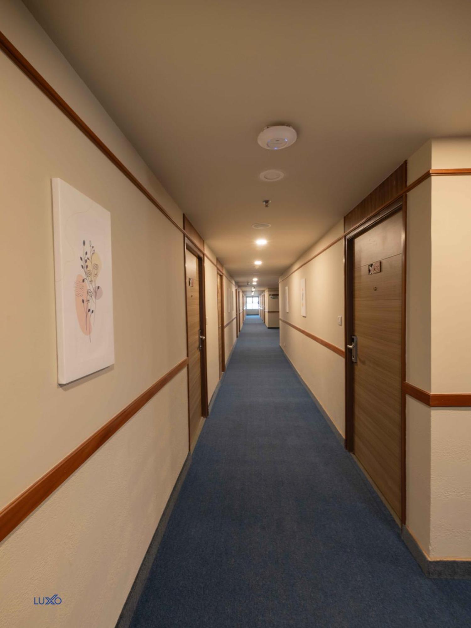 Luxo Kochi Hotell Exteriör bild