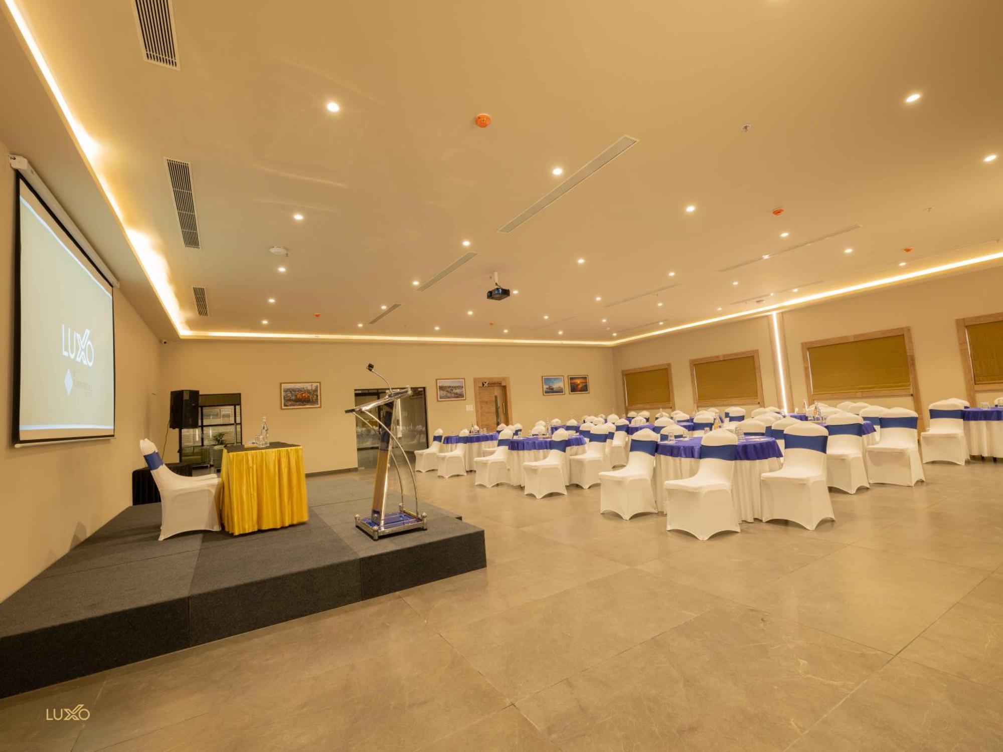 Luxo Kochi Hotell Exteriör bild