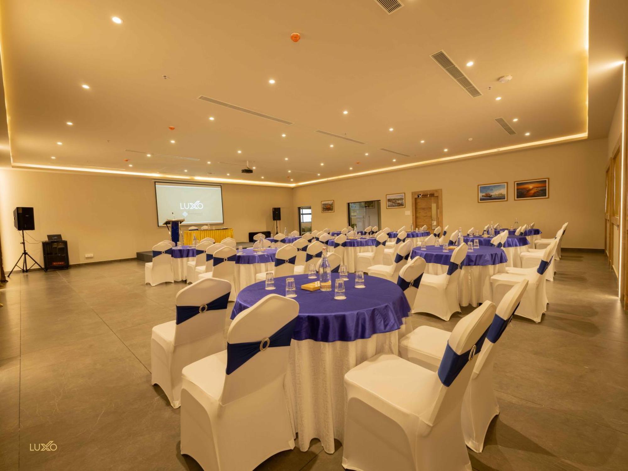 Luxo Kochi Hotell Exteriör bild